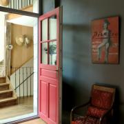 Porte ouverte vers les chambres