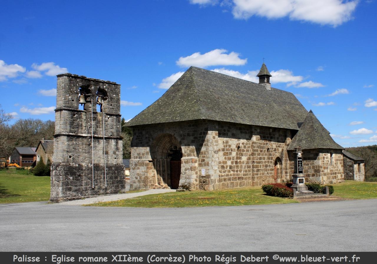 Eglise romane XIIème s. et son clocher isolé et perpendiculaire à Palisse