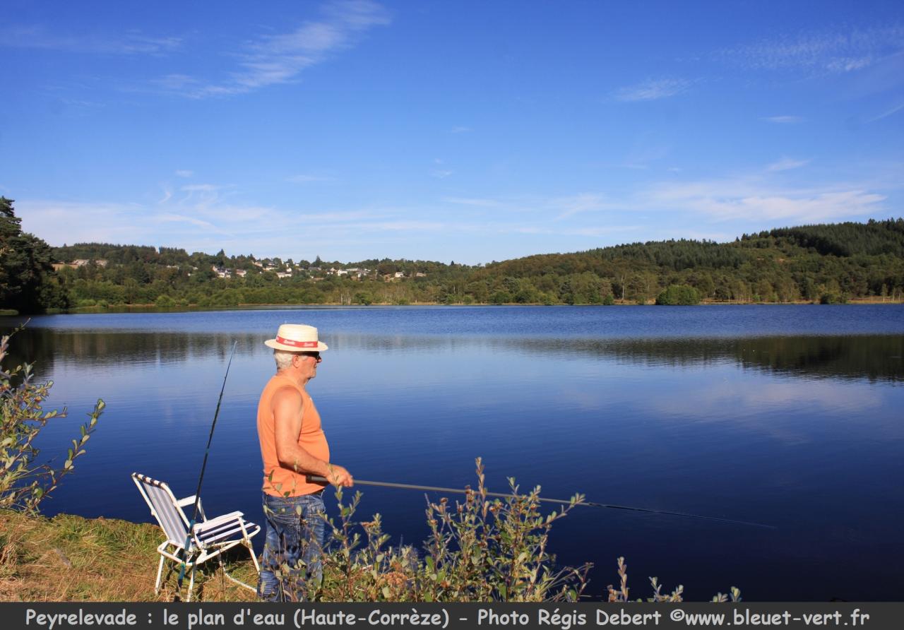 Plan d'eau à Peyrelevade (Corrèze)