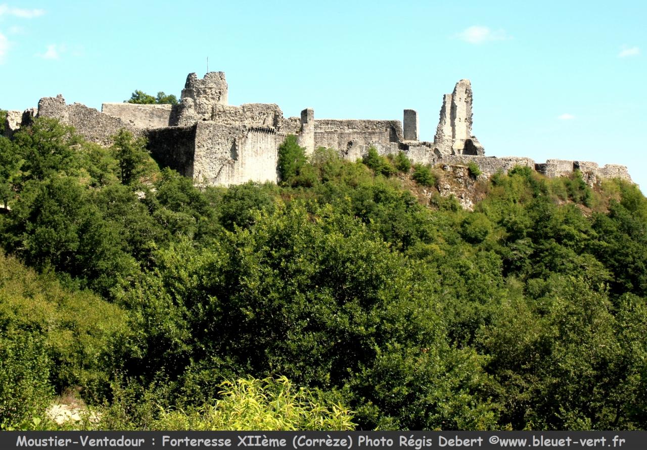 Vestiges de la forteresse de Ventadour à Moustier-Ventadour